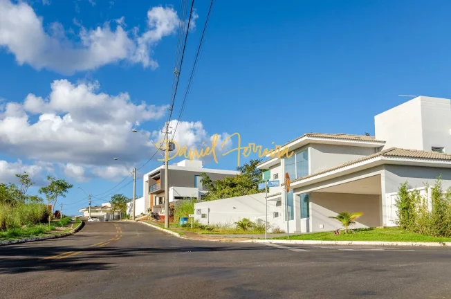 Imagem Lote com 1.000 m ² na Alameda das Tulipas - Parte Alta do condomínio.