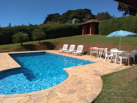 Imagem Ótima chácara com piscina.