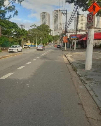 Imagem Galpão na Av. Corifeu de Azevedo com 250m²