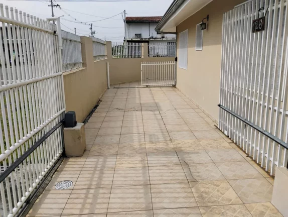Imagem Casa para Venda em São José dos Pinhais, Ouro Fino, 2 dormitórios, 1 suíte, 2 banheiros, 4 vagas