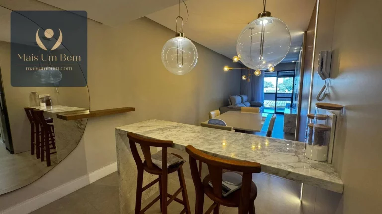 Imagem Apartamento com 2 quartos, 1 suíte, mobiliado, sacada com churrasqueira à venda, 82 m² por R$ 843.000 - Bairro Ahú - Curitiba/PR