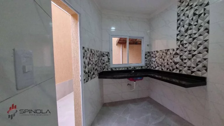 Imagem Sobrado com 2 dormitórios à venda, 63 m² por R$ 300.000,00 - Real - Praia Grande/SP