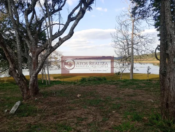 Imagem Vendo Oportunidade no parque do terceiro lago. Vendo casa em condomínio parque terceiro lago, terreno de 504m², 180m² de área útil, 2 Dormitirios, sacada, 2 salas, 2 Banheiros, 3 vagas de garagem, canil e poço artesiano, valor de SUPER Oportunidade. R$ 65