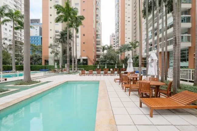 Imagem Apartamento à venda na Vila Olímpia, São Paulo-SP: 3 quartos, 3 suítes, 3 salas, 5 banheiros, 3 vagas de garagem, 125m².