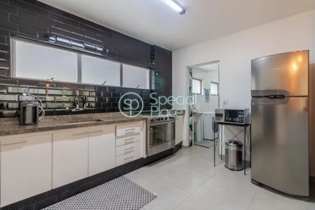 Imagem Apartamento com reforma recente e moderna Jardim Paulista. - Área: 125,00m² - Living com amplos ja...