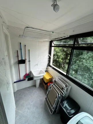 Imagem Imperdível oportunidade de adquirir um apartamento no Guarujá-SP, Jardim Las Palmas: 2 quartos, 1 suíte, 2 salas, 3 banheiros, 1 vaga de garagem e 90m² de área!