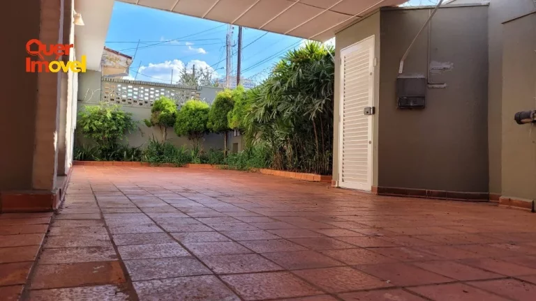 Imagem Casa Residencial e Comercial de 3 quartos no Jardim São Luiz, Ribeirão Preto-SP 3 suítes, 3 salas, 3 banheiros, 4 vagas de garagem Quer Imóvel Negócios Imobiliários