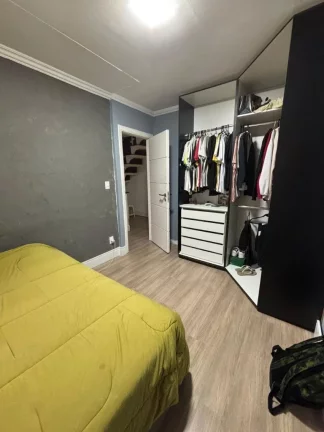 Imagem Imóvel à venda em São Caetano do Sul-SP: Casa com 4 quartos, 1 suíte, 2 banheiros, 4 vagas de garagem e 250m² de área no Jardim São Caetano.