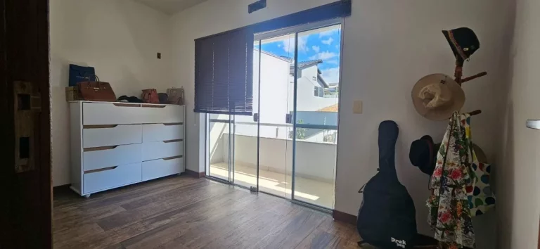 Imagem Casa à Venda, 310 m2, 3 Dormitórios (Suíte), 4 Vagas - Pedra Branca - Palhoça/SC