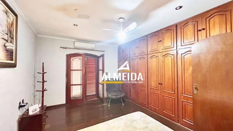 Imagem Casa com 3 dormitórios à venda, 393 m² por R$ 1.450.000,00 - Centro - Santa Gertrudes/SP