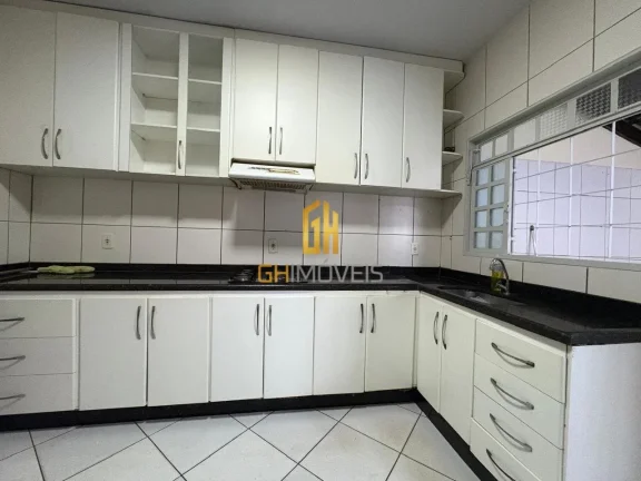 Imagem Casa 3 quartos, Setor Jardim Nova Era, 550.000,00

A casa possui:

- Sala;
- 3 quartos, sendo 1 suit...