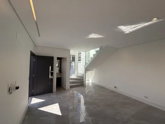 Imagem Casa no Nova Jaguarí com 3 Suítes, Piscina e Hidro-massagem.
