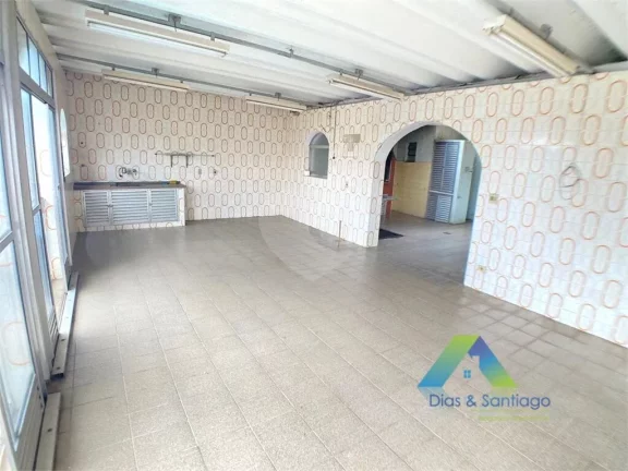 Imagem Casa com piscina em 300m² na Vila das Mercês - Região da Saúde/Zsul.