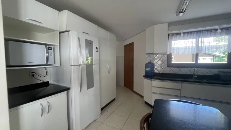 Imagem Casa com 4 Dormitórios para Temporada em Jurerê Internacional – Próxima ao