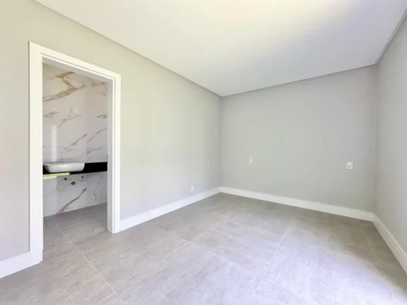 Foto do imóvel: Casa em Condominio 4 Dormitórios - Bairro Araçá