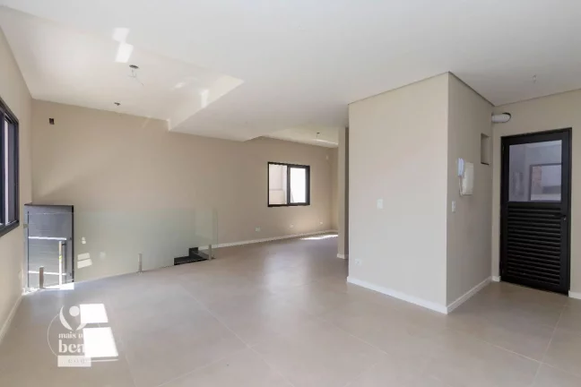 Imagem Excelente sobrado com 3 quartos (1 suíte) à venda por R$ 680.000 - Bairro Alto - Curitiba/PR