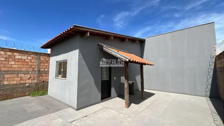 Imagem Casa com 2 dormitórios no bairro Jardim Maria Alice, Uberaba