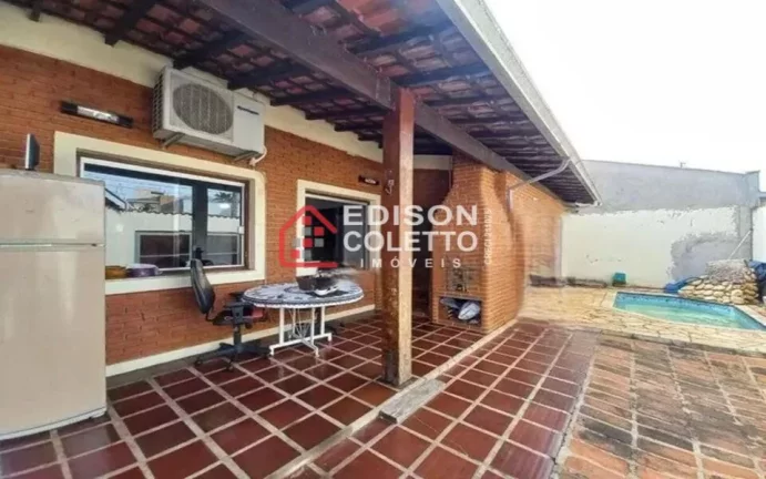Casa à venda no Bairro Nova Piracicaba com piscina!!