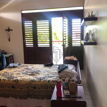 Imagem Casa de 1º andar com Edícula, no Bessa a menos de 250m da praia - CA0163
