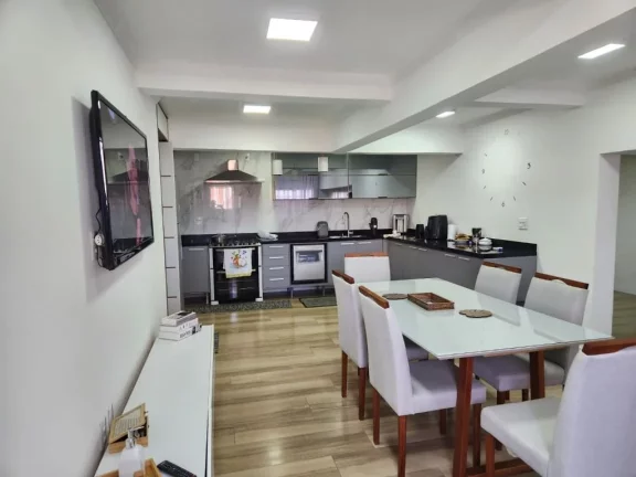 Imagem Casa com 3 dormitórios à venda, 220 m² por R$ 630.000,00 - Vila Suissa - Mogi das Cruzes/SP