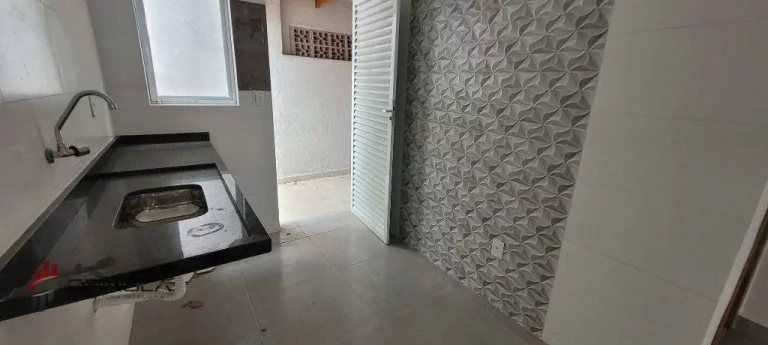 Imagem Sobrado com 2 dormitórios à venda, 78 m² por R$ 320.000,00 - Mirim - Praia Grande/SP