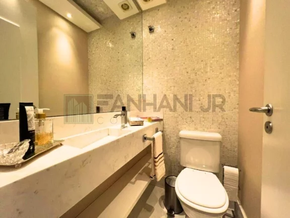 Imagem Excelente oportunidade! Imóvel amplo à venda no coração do Itaim Bibi, em São Paulo. Com 3 quartos, sendo 3 suítes, e 3 banheiros no total, este imó