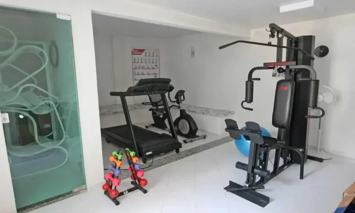 Imagem Apartamento quadra mar com 3 dormitórios sendo 1 suíte e 1 vaga de garagem em Balneário Camboriú/SC