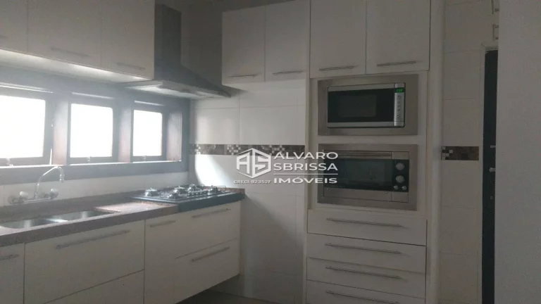 Imagem Casa estilo colonial, possui 3 suítes com ar condicionado e armários. Condomínio Portella Itu SP