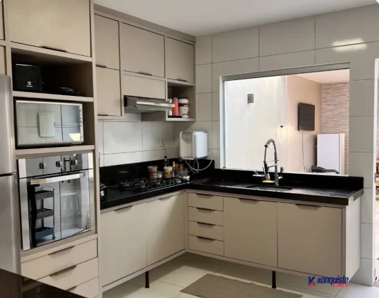 Imagem VENDO CASA DE 2 SUÍTE NO SIM