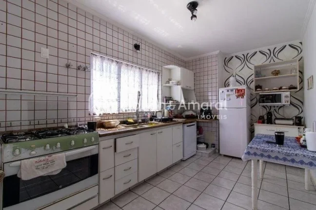 Imagem Descubra esta magnífica casa de 257 metros quadrados, perfeita para quem busca conforto e sofistica...