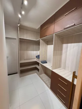 Imagem Excelente casa em condomínio fechado com três suítes espaço gourmet a venda em Buraquinho