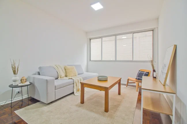 Imagem Apartamento Reformado 97M², 2Q, 1 Suíte, 2 Banheiros, 1 Vaga, Playground, Salão de Festas.
