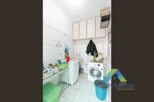 Imagem Casa à venda com 205m², 3 quartos e 2 vagas