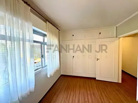 Imagem Apartamento para modernização no Jardim Paulista: 3 Quartos, 1 Suíte, 3 Salas, 3 Banheiros, 2 Vagas, 210m². Venha Conhecer!