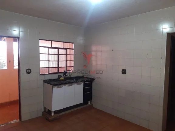 Imagem ...lt;br...gt;Casa cont...eacute;m 2 quartos grandes, 1 cozinha grande, sala, ...aacute;rea servi......