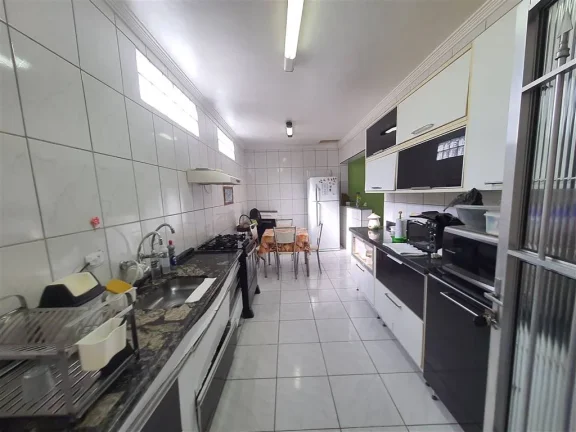 Imagem Casa dormitórios com ampla garagem na Vila Tupi em Praia Grande