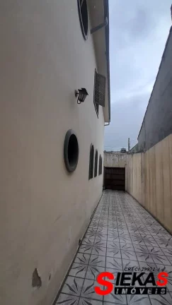 Imagem Imperdível: Casa à venda na zona Leste de São Paulo, com 3 quartos, 1 suíte e 6 vagas de garagem!