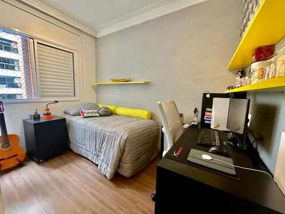 Imagem ASTÚRIAS - ALTO PADRÃO NA SEGUNDA QUADRA DA PRAIA, MARAVILHOSO APARTAMENTO COM 134 M² ÚTEIS, MAGNÍFICA ÁREA DE LAZER, 01 VAGAS DE GARAGEM NO PRÉDIO.