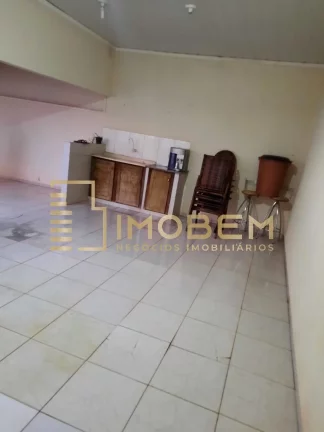 Imagem Casa à venda em Sinop-MT: 3 quartos, 1 suíte, 1 banheiro, 2 vagas de garagem, 170m² no Jardim das Orquídeas!