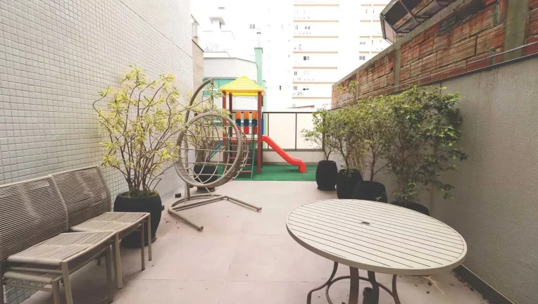 Imagem Cobertura nova com 4 suítes e 03 Vagas na Garagem em - Meia Praia / Itapema