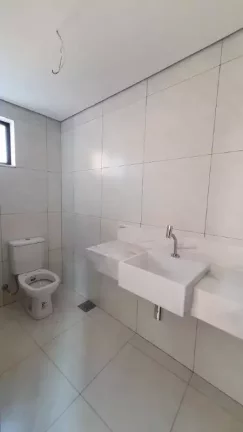 Imagem Casa duplex à venda, 3 quartos, 1 suíte, 2 vagas, Novo Centro - Santa Luzia/MG