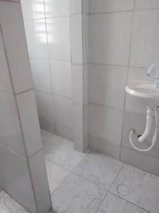 Imagem Casa para comercial locação na Vila Bastos: 9 quartos, 1 sala, 3 banheiros, 200m² - Santo André-SP