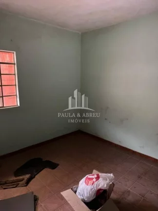 Imagem Casa antiga com 2 dorm e mais 3 cômodos no fundo Vila Vitória