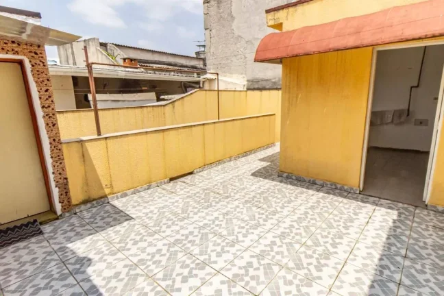 Imagem Casa com 3 Dormitórios à Venda na Vila Diva