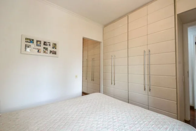 Imagem Apartamento em Pinheiros perto do metrô com 3 quartos (1 suíte ) e 3 vagas, 120m²
