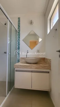 Imagem Excelente oportunidade em uma das regiões mais desejadas! Imóvel espaçoso com 3 dormitórios, sal...