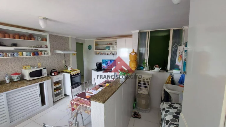 Imagem Casa com 2 dormitórios à venda, 100 m² por R$ 190.000,00 - Centro - São Gonçalo/RJ