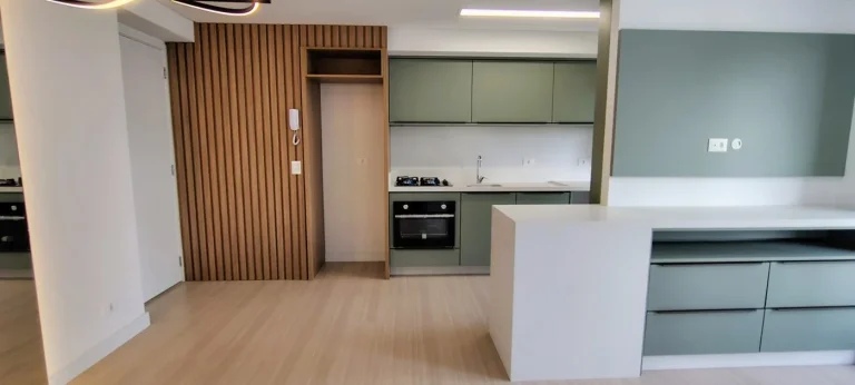 Imagem Apartamento 2 quartos, sacada com churrasqueira, Alto da XV