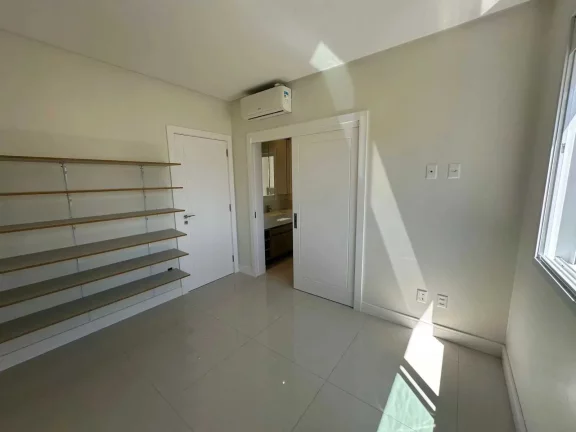 Imagem Apartamento com 4 dormitórios sendo 2 suítes e 3 vagas de garagem - Balneário Camboriú/SC