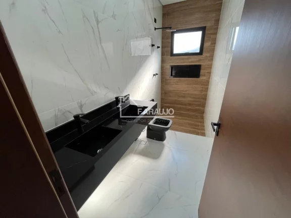 Imagem Casa em Condomínio à venda em Green Valley com 175m² 3 suítes, 4 vagas
